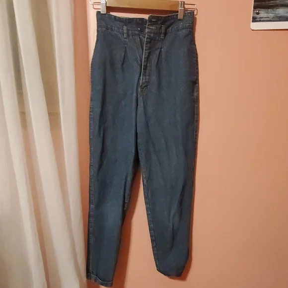 Vintage Mom Jean's - Picture 2 of 4